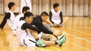 第16分钟，黄政宇禁区内解围时不慎滑倒，杰克逊-欧文抢断后兜射破门