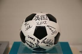 队报：里昂公布24／25赛季财报，俱乐部净亏损超2亿欧元