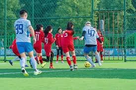 海纳：没注意到针对赫内斯的横幅；拜仁的章程比50+1严格